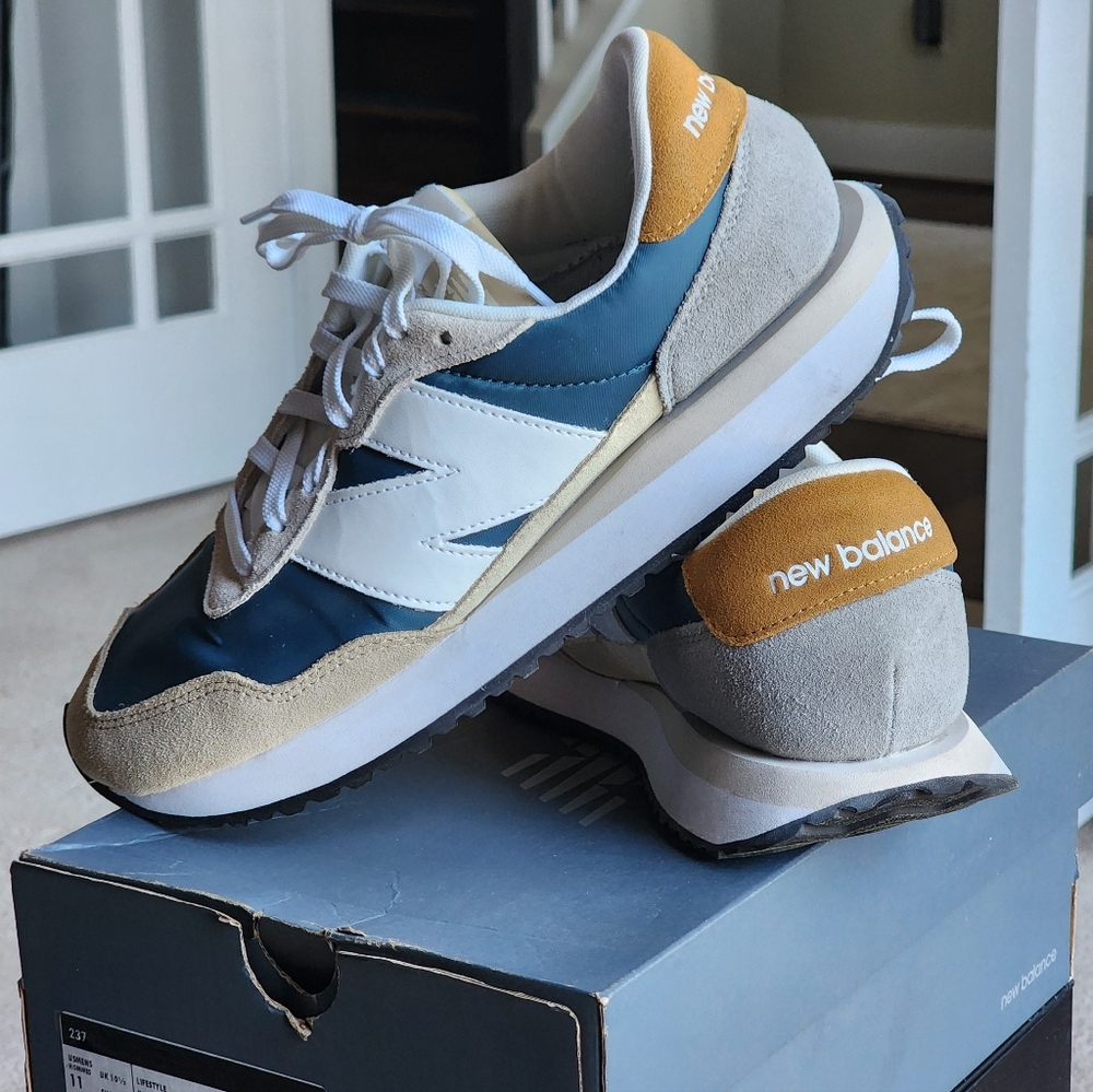 New Balance Men's 237 'Beige Dark Moonstone Incense' Sneakers